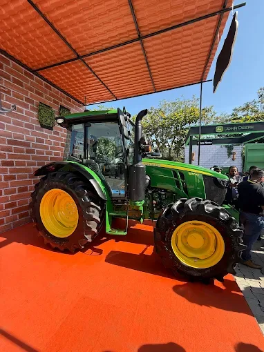 5060e John Deere 4 WD TRACTOR